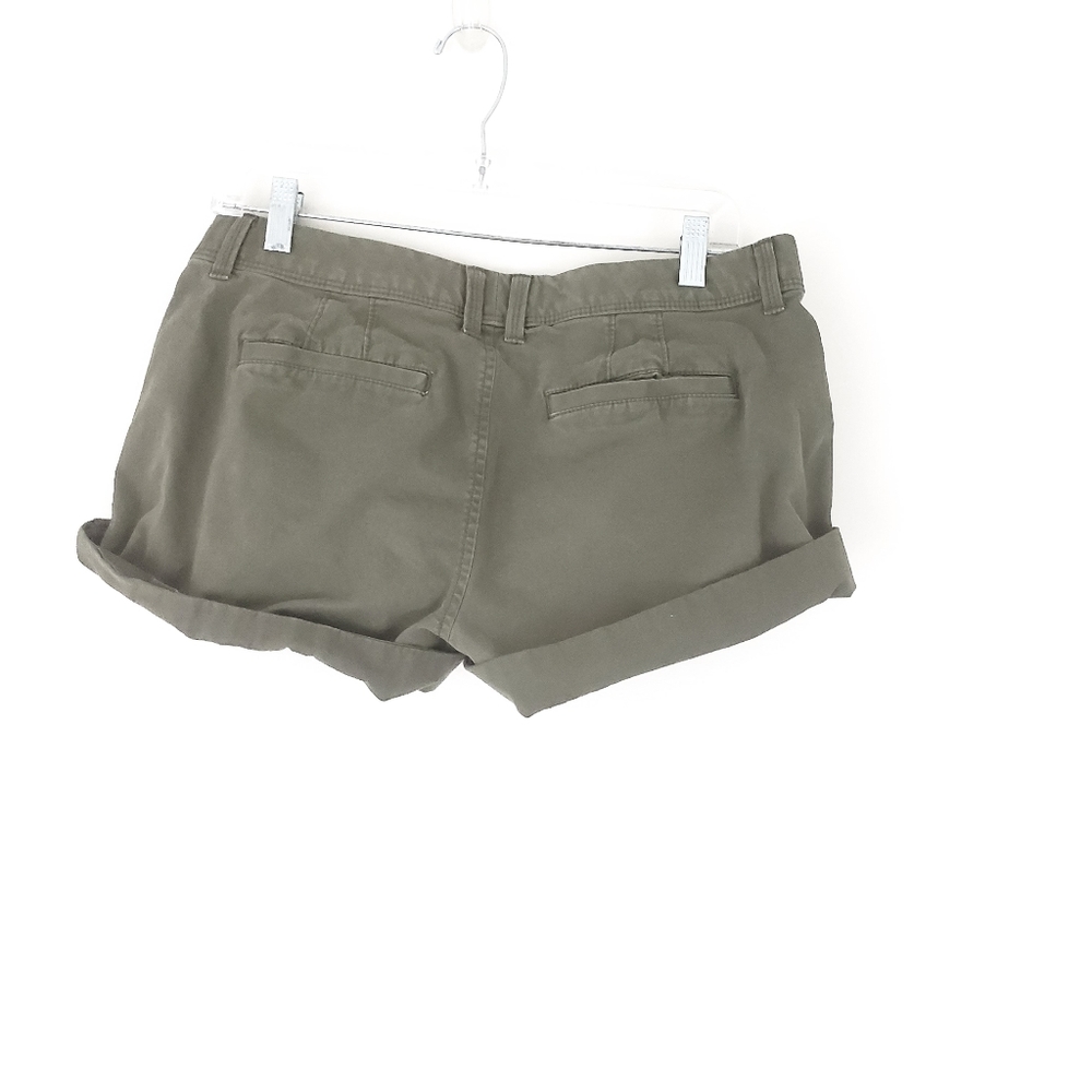 Old Navy Olive Green Shorts Chino Size 10 5" Cuffed Khaki Shorts - Picture 6 of 7
